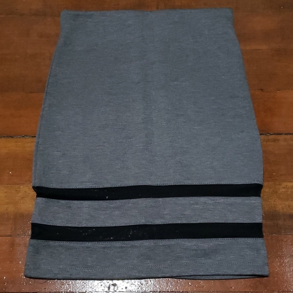 H&M grey skirt - Picture 2 of 3